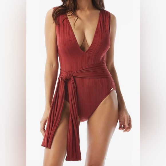 NWT VINCE CAMUTO V-NECK PLUNGE ONE PIECE SWIMSUIT W REMOVABLE BELT SZ 10 SANGRIA - Picture 1 of 8